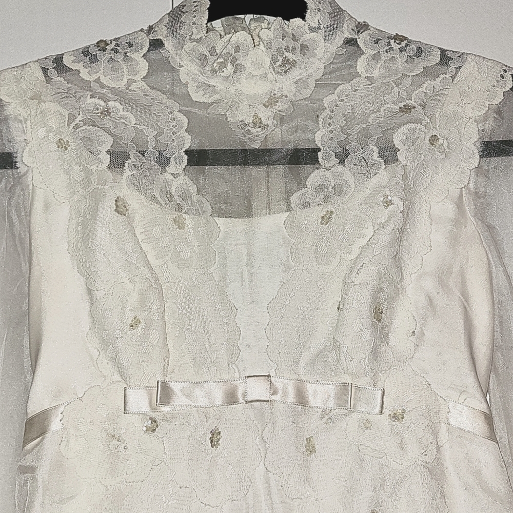 MOVING-REDUCED SALE! BRIDAL ORIGINALS Vintage Wedding dress Size 6